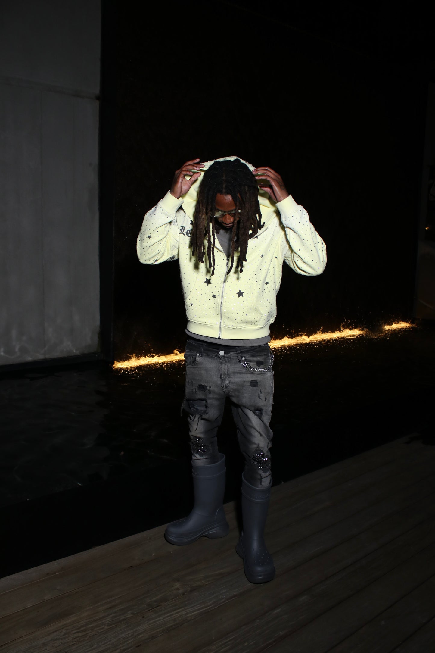 V1 SPOT LIGHT YELLOW ZIP UP